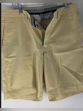 Tommy Bahama Men's Flat Front Shorts in Yellow/Tan Khaki